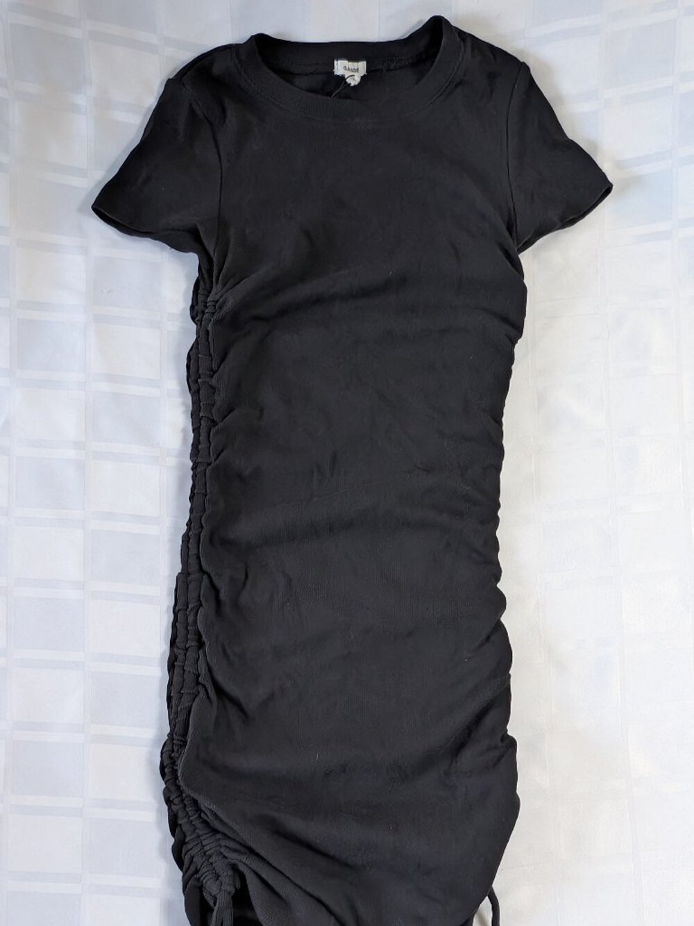 GARAGE SIZE MEDIUM BLACK SLINKY DRESS WOMEN FASHION WEAR SHORT SLEEVE STYLE